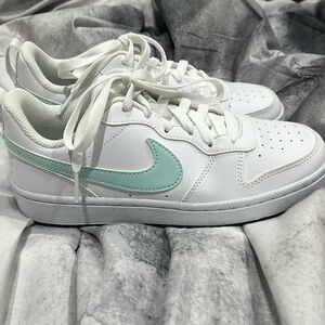 Nike kids sneakers size 4.5 kids